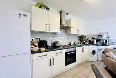 3 bed flat, Lower Parliament Street, Hockley, Nottingham, NG11EH - Image 2